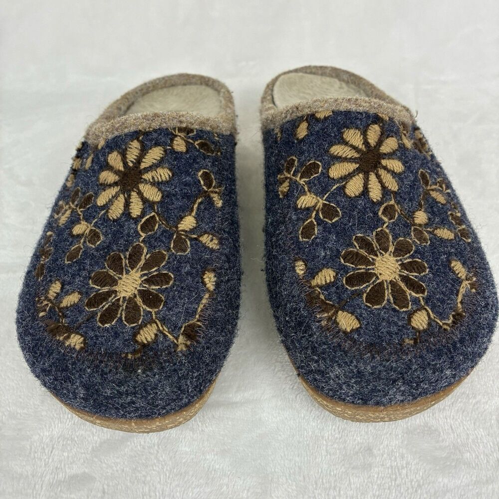 Taos Woolderness 2 Wool Clogs Women’s Size 38 US 7.5 Navy Floral Embroidered - Picture 4 of 13